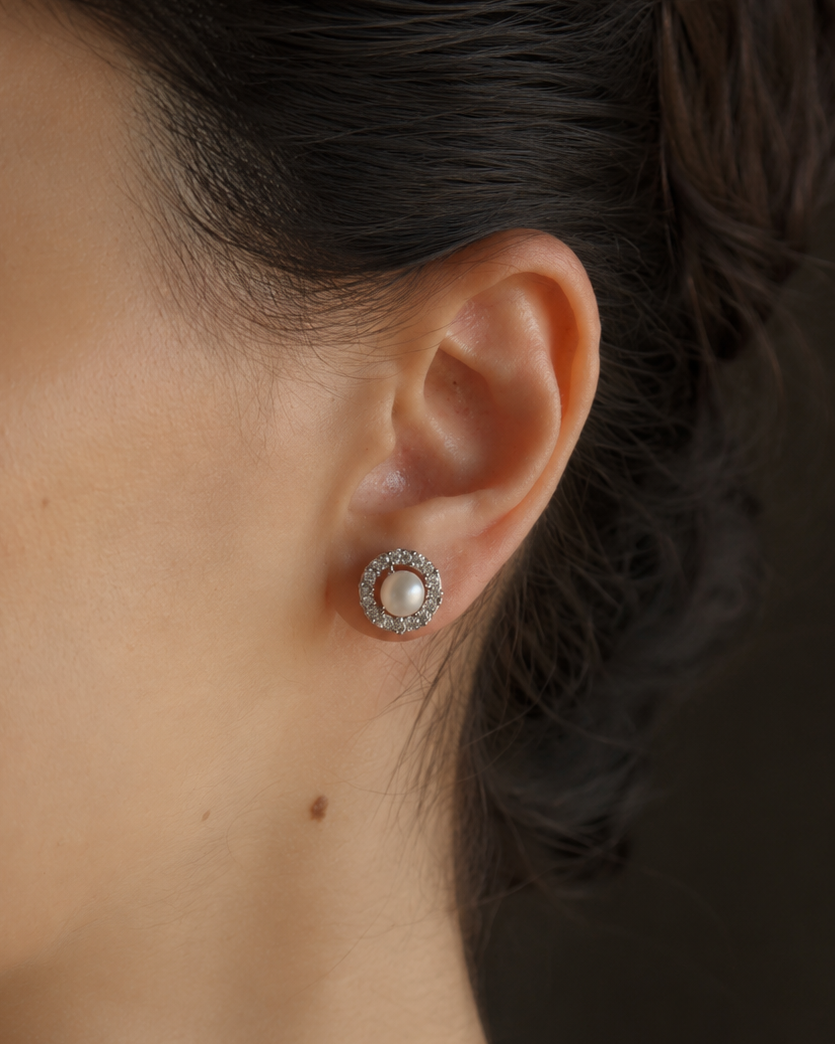 Lumiere Pearl Studs